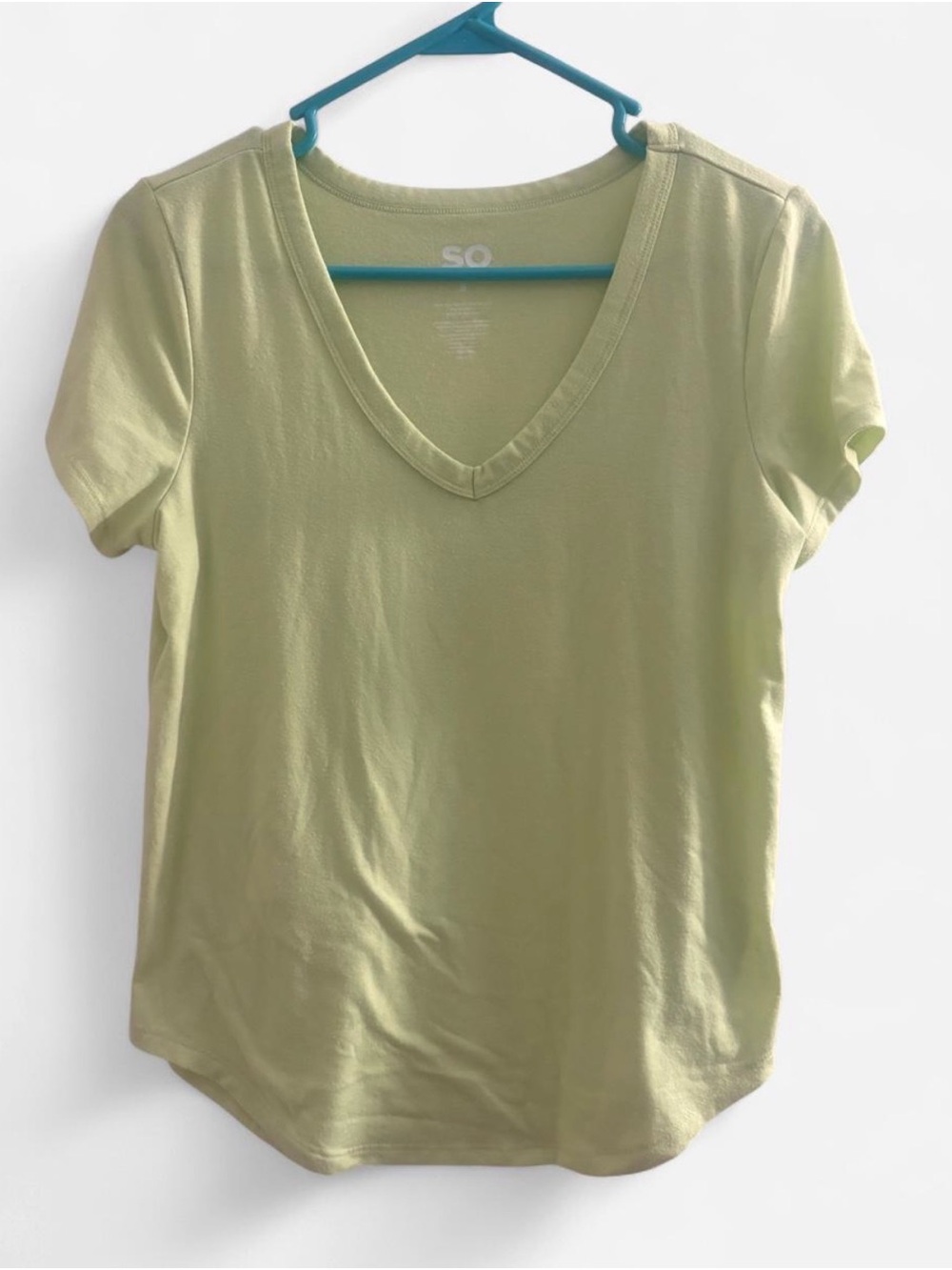 SO Women's V-Neck Short Sleeve Tee - Pale Lime